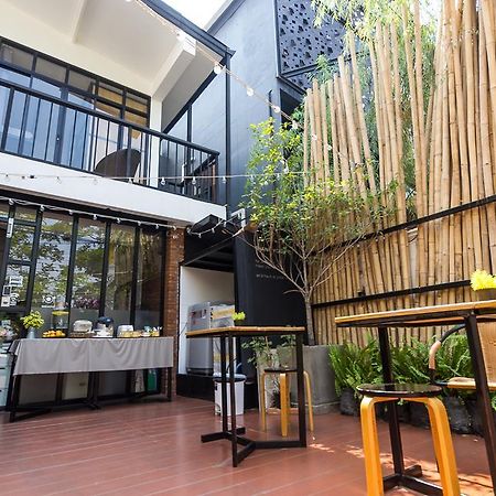 Z'S Hostel At Tha Phae Gate Chiang Mai Exterior foto